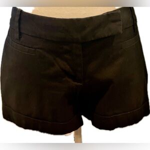 Old Navy Women's Black Low Rise Chino Shorts in size 4